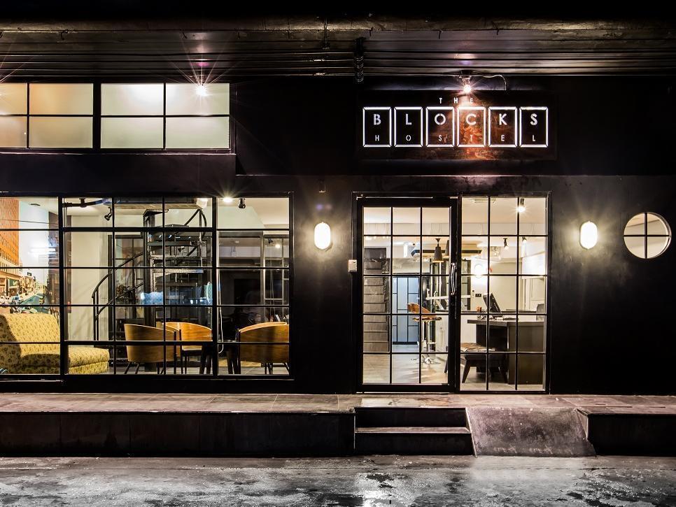 The Blocks Hostel Sukhumvit 10 Banguecoque Exterior foto